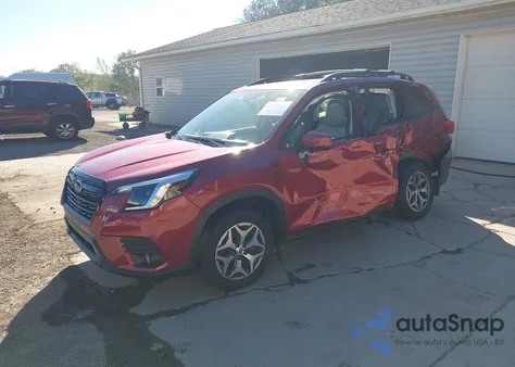 2023 Subaru Forester Premium z USA, uszkodzony, nr VIN JF2SKAEC9PH447371